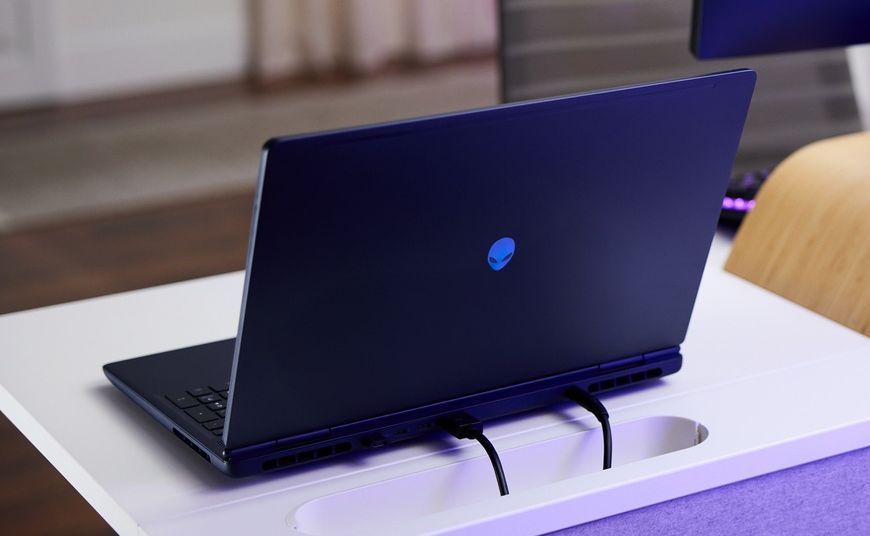 Alienware 16 Aurora AC16250 (LAC16250-7469BLU-PUS) D2072 фото