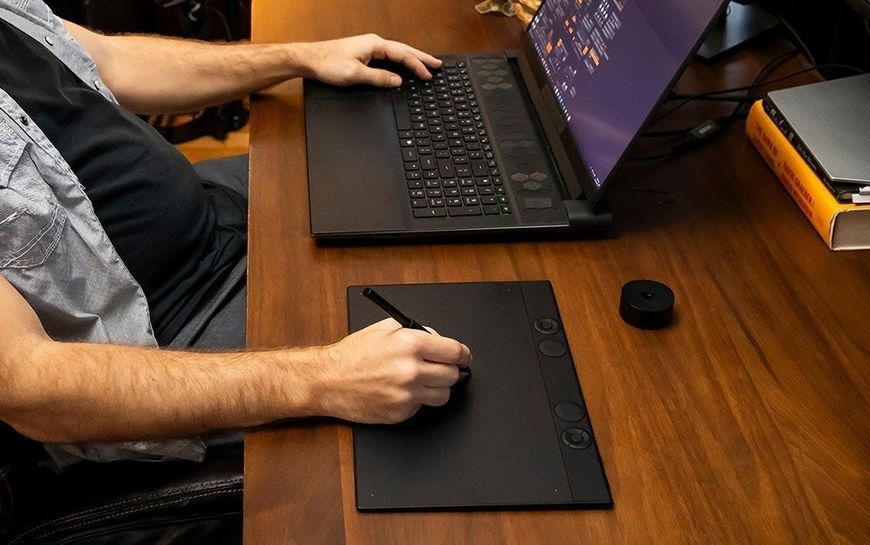 Wacom Intuos Pro M 2025 (PTK670K0B)  E7074 фото