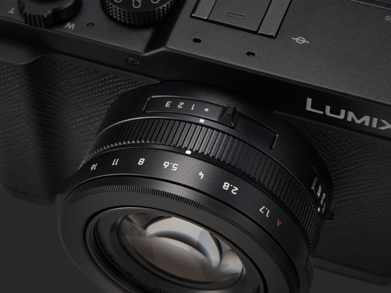Panasonic Lumix L10 Black (DC-L10E-K) F2050 фото